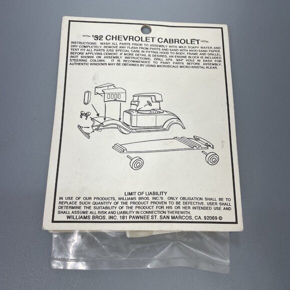 Vintage William Brothers 1932 Chevrolet Cabriolet Model Car Kit HO Scale - Picture 2 of 4